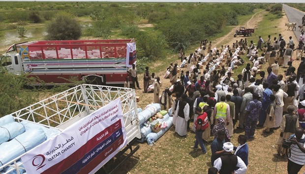 Qatar Charity, as part of its relief interventions, managed to distribute 600 tents to the affected families in the most affected areas of Al Manaqil and El Makaylab.