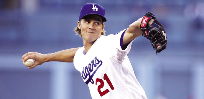 Greinke wins fifth straight as Dodgers top Angels