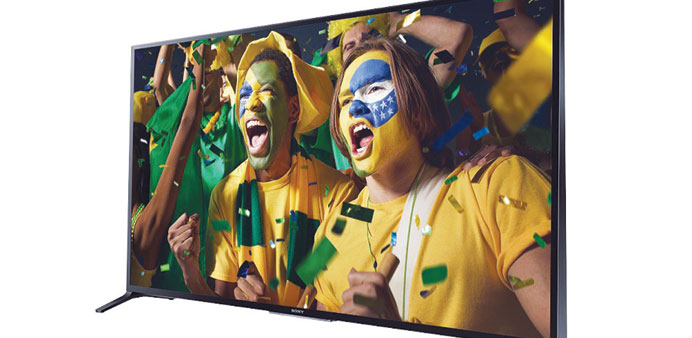 The BRAVIA W850B Full HD TV features the wedge structure.